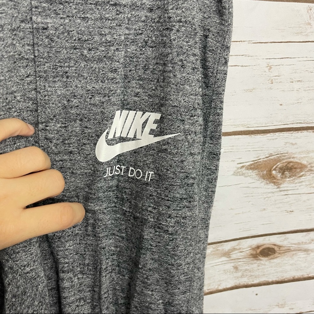 Nike Gray Vintage Logo Cropped Pull On Sweatpants - Picture 3 of 6